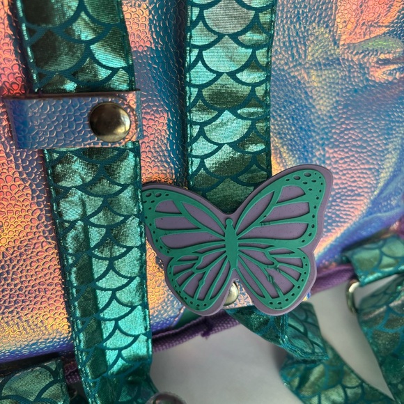 Dan Pak hydro RAVE back pack. - Picture 2 of 5